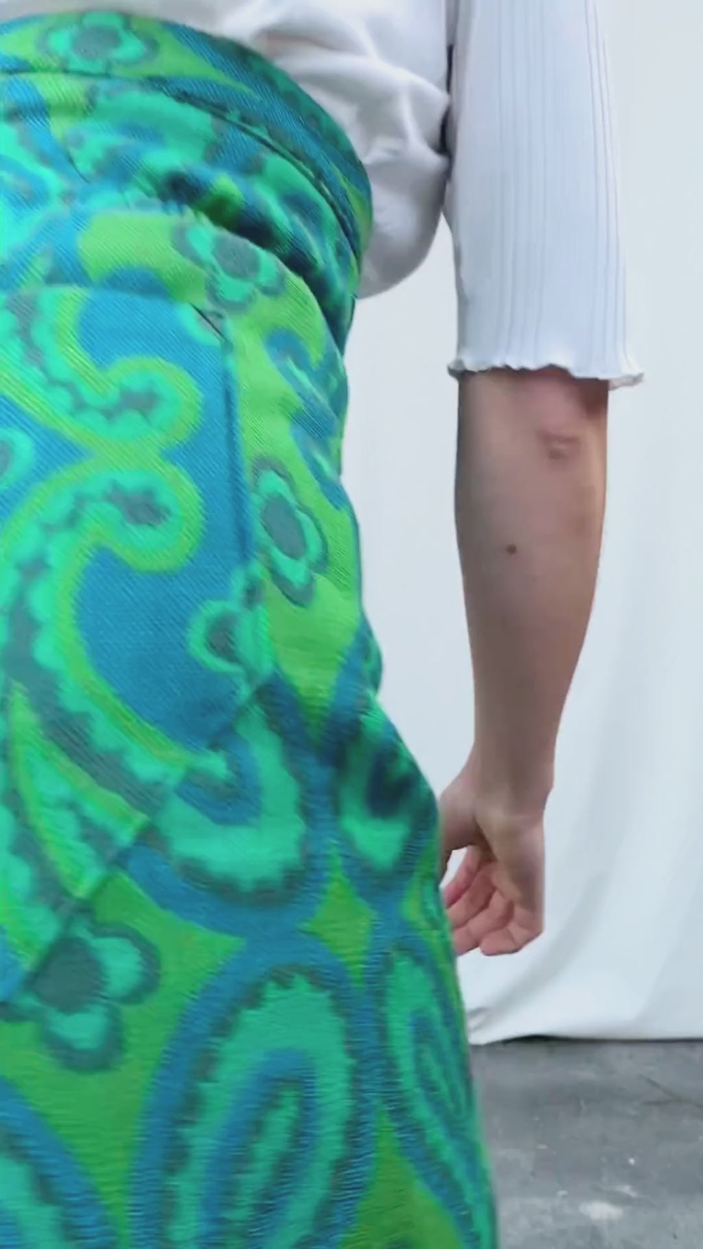 Giraffe Pants : Emerald Green Paisley